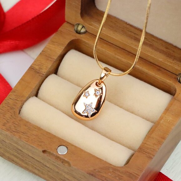 "Rose Gold Oval Pendant with Star Design, XPPT1310 - Picture 7 of 12